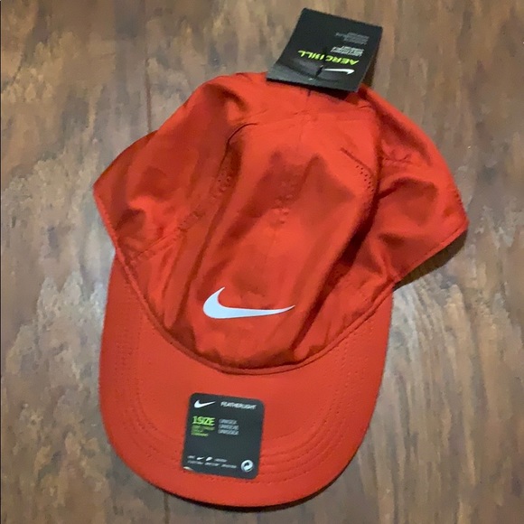 nike featherlight running hat